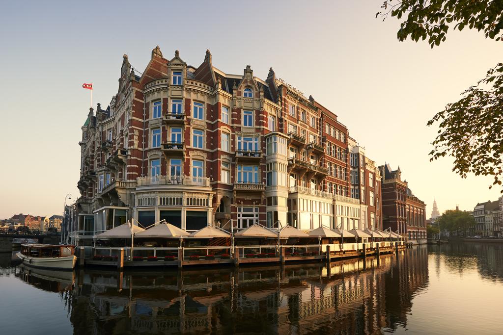 Luxe hotelovernachting in Amsterdam? Ervaar de unieke grachtengordel!