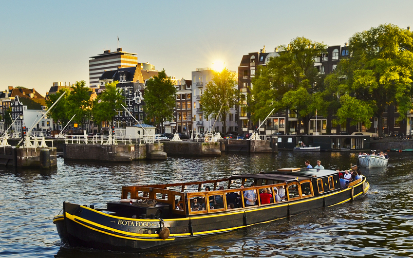 Rent 90 persons Canal barge Bota Fogo via Rent A Boat ...